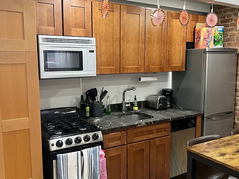 161 Ludlow St #4 — Photo 2