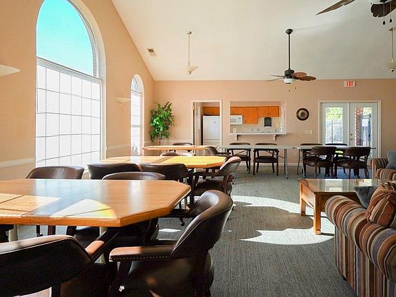 3rd image of 537 Aspen Glen Dr APT 410