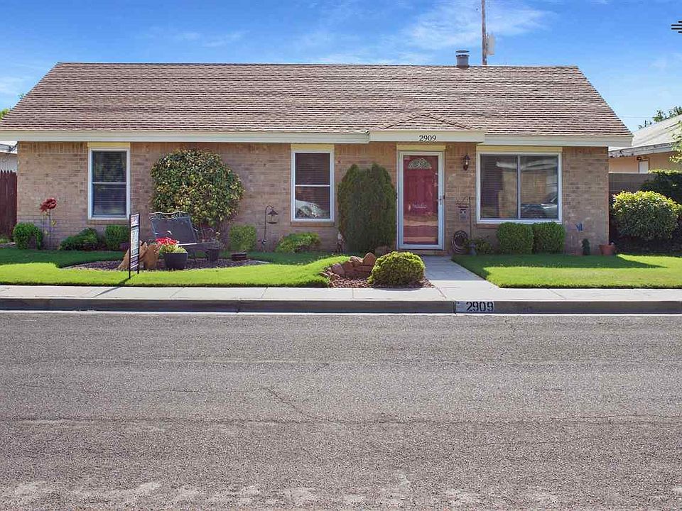 1st image of 2909 N Flamingo Dr
