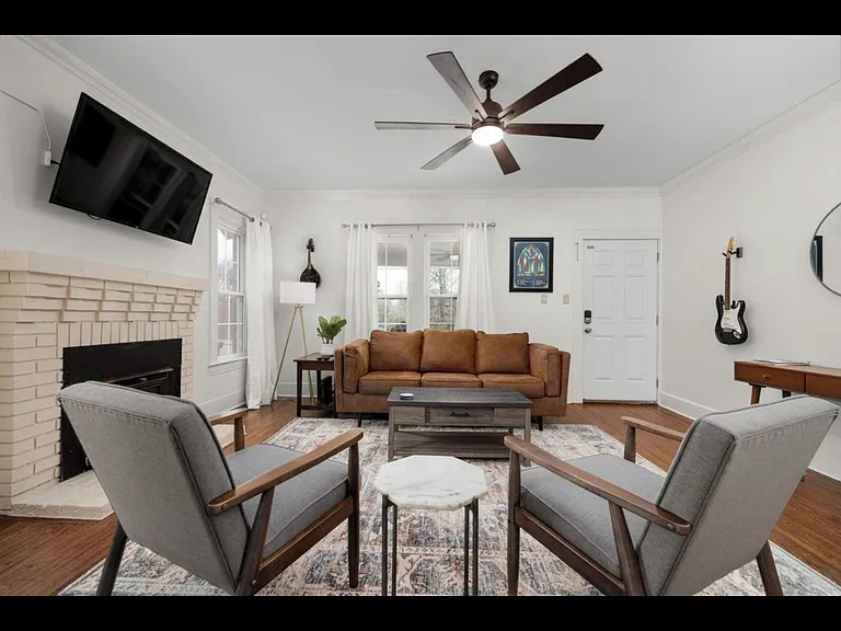 1213 N Pine St — Photo 3