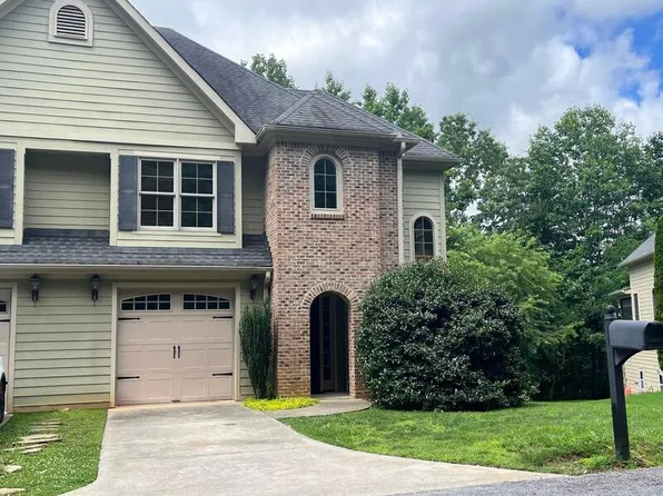 366 Licklog Rdg, Hayesville, NC 28904