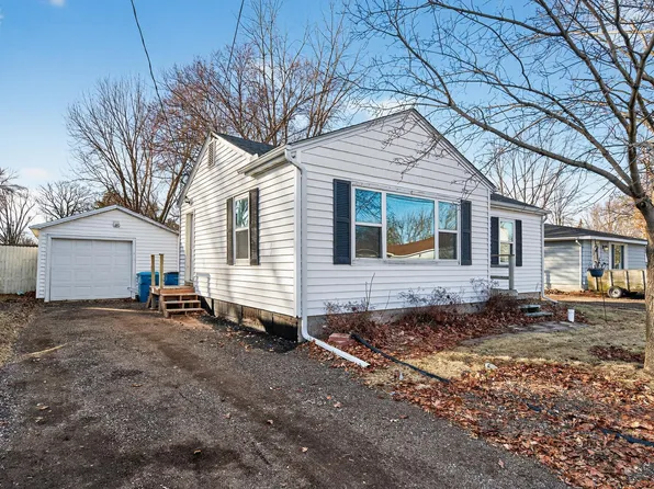 68 4th St NW, Forest Lake, MN 55025