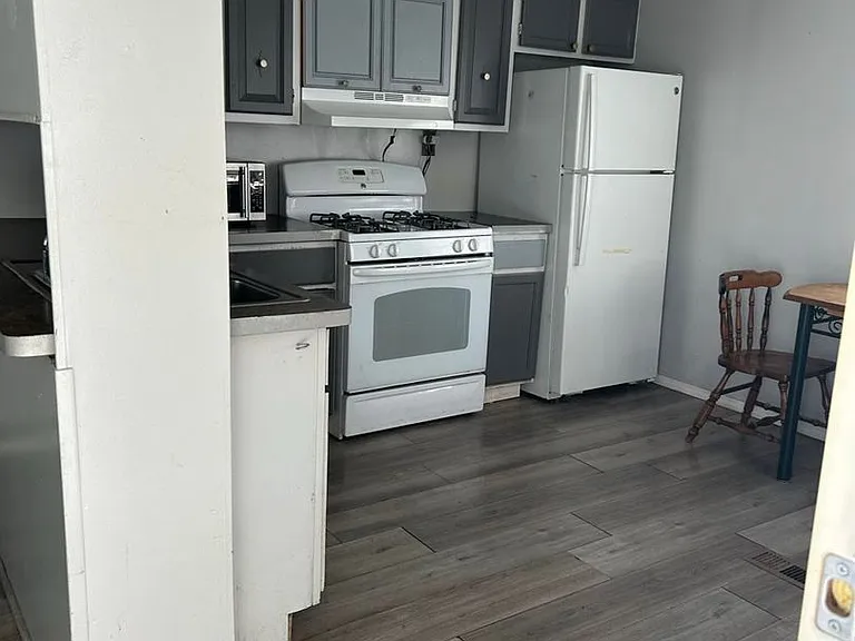 23765 Lawrence Ave — Photo 39