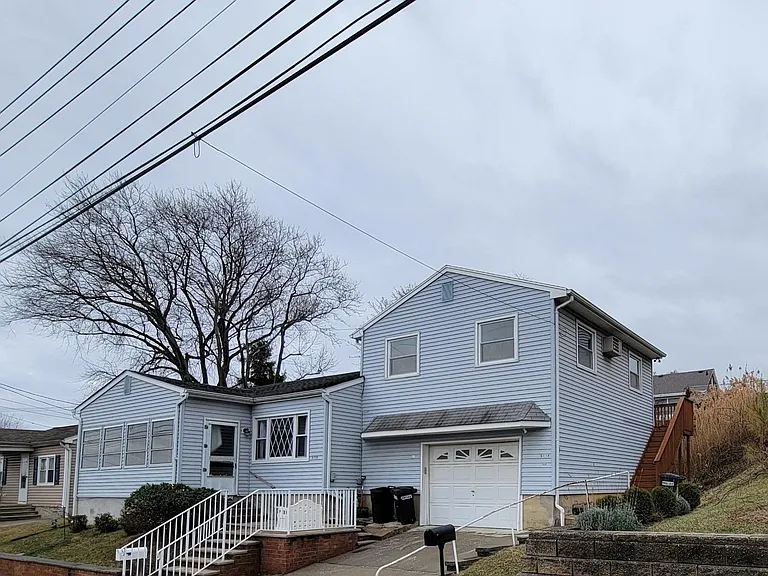 511 Leffert St — Photo 14