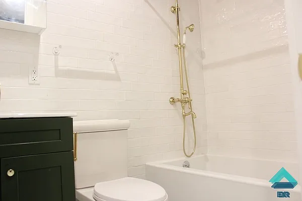 Rented by EXR | media 20