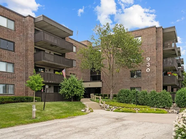930 Taylor Dr APT 310, Gurnee, IL 60031