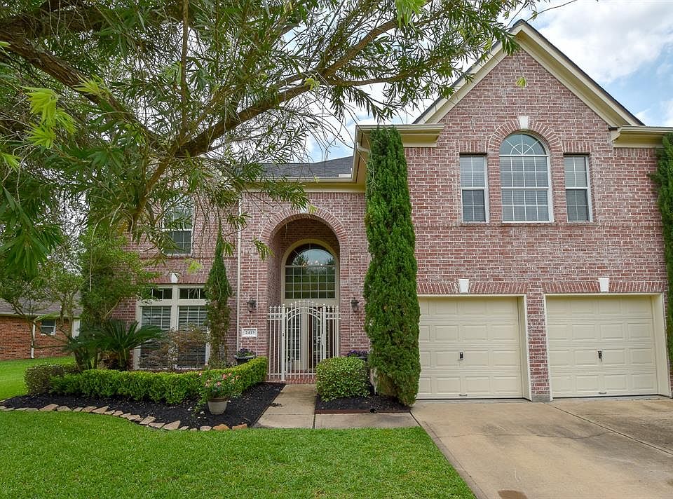 Welcome home to your 2 story brick home in Falcon Point boasting a recent roof, recent A/C units, updated granite counters and new SS appliances. This 4 bedroom 2.5 bath home has lake views and backs to the golf course.
