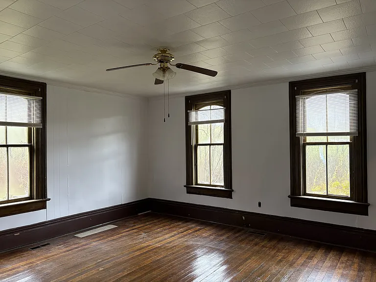 12605 Gibson Rd SW — Photo 3