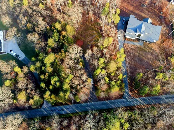 9608 Regent Dr, Davidson, NC 28036