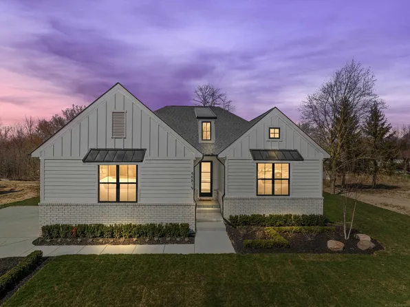 66842 Meadowlands Ct, Washington, MI 48095