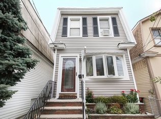 4315 20th Rd, Long Island City, NY 11105