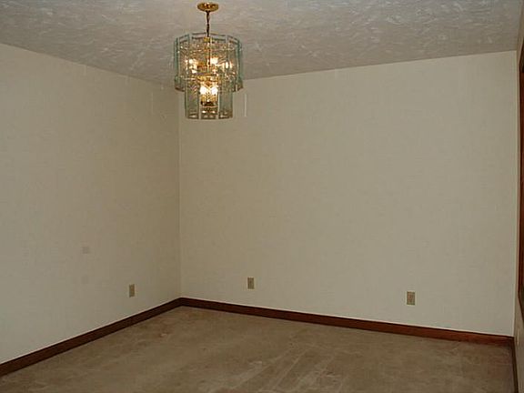 5th image of 716 Stonegate Dr