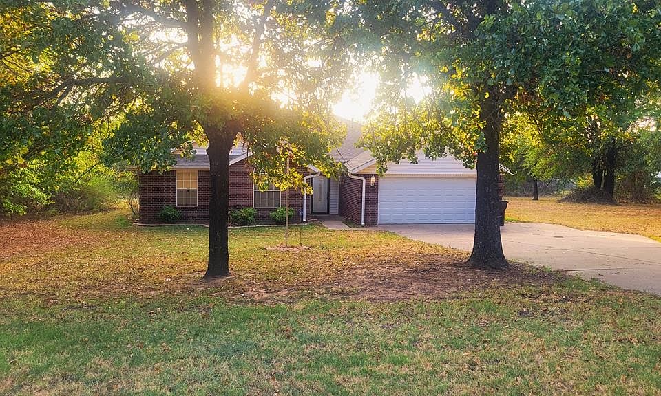 1st image of 114 Camaron Dr