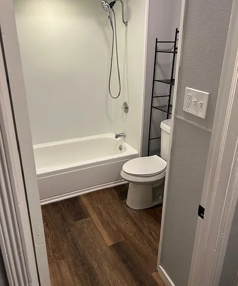 5701 Longwood Ave — Photo 4