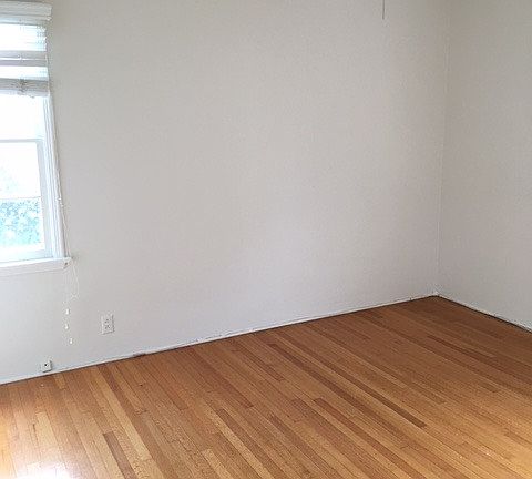 4th image of 2439 California Ave