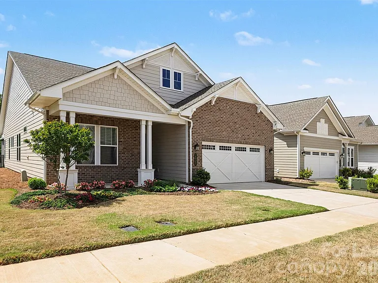 2026 Lake Como Dr — Photo 30