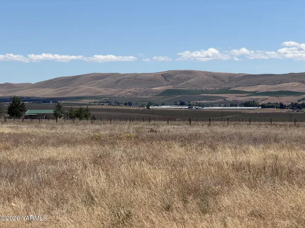 Nka Mieras Rd, Yakima, WA 98901
