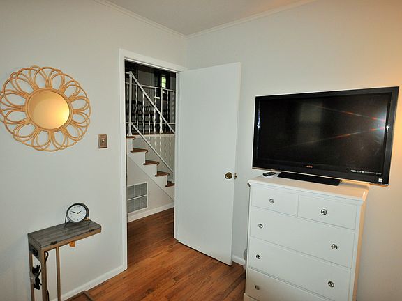 5th image of 39 Oak Dr