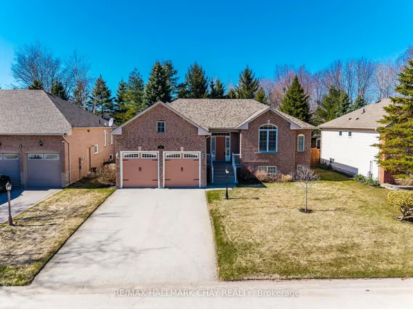 4 Bay Ct, Wasaga Beach, ON L9Z 1P7