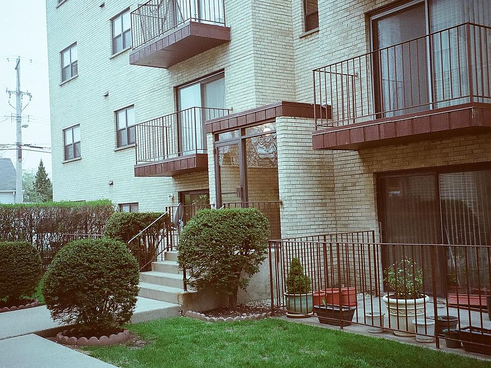 1st image of 2615 W Foster Ave APT 101