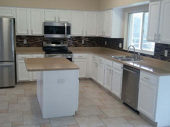4th image of 27151 Coral Springs Dr