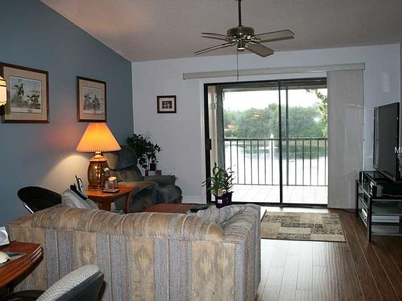 2nd image of 2411 Gallery View Dr APT 4