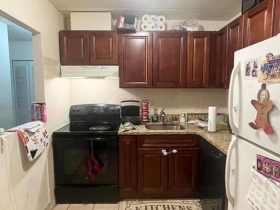 3rd image of 80 Newbury Ave APT 14