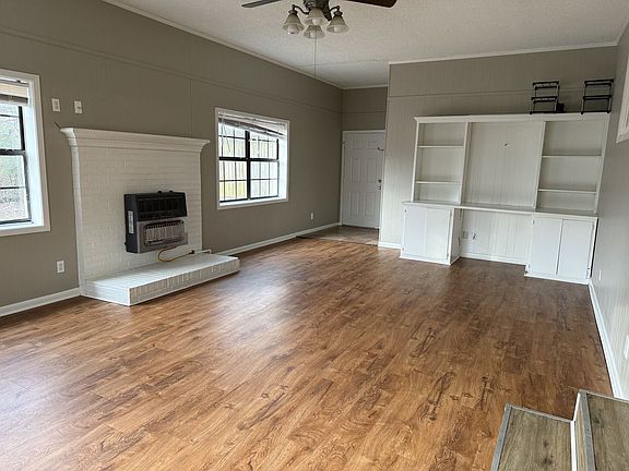 3rd image of 2403 Danny St