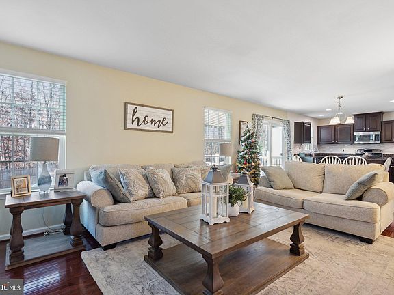4th image of 46 Taylors Hill Way