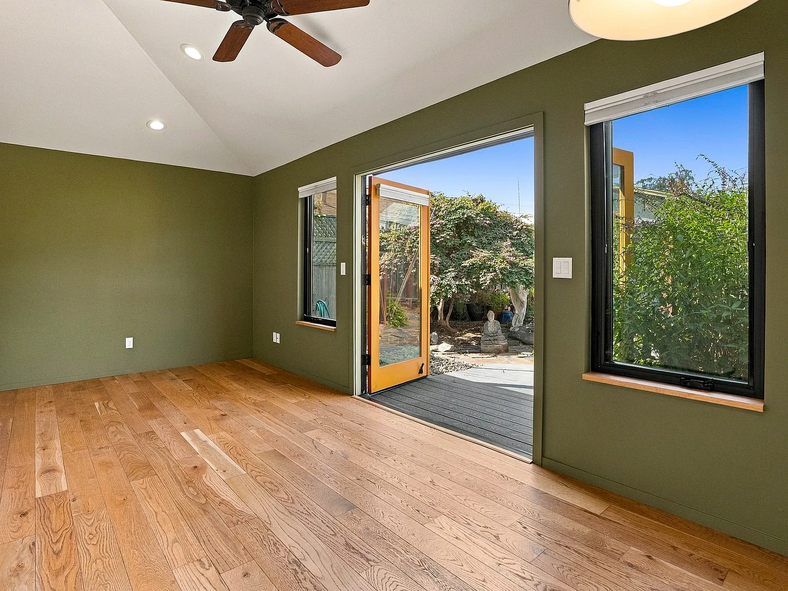 1 bed, 450 sqft, $2,500 — Photo 4