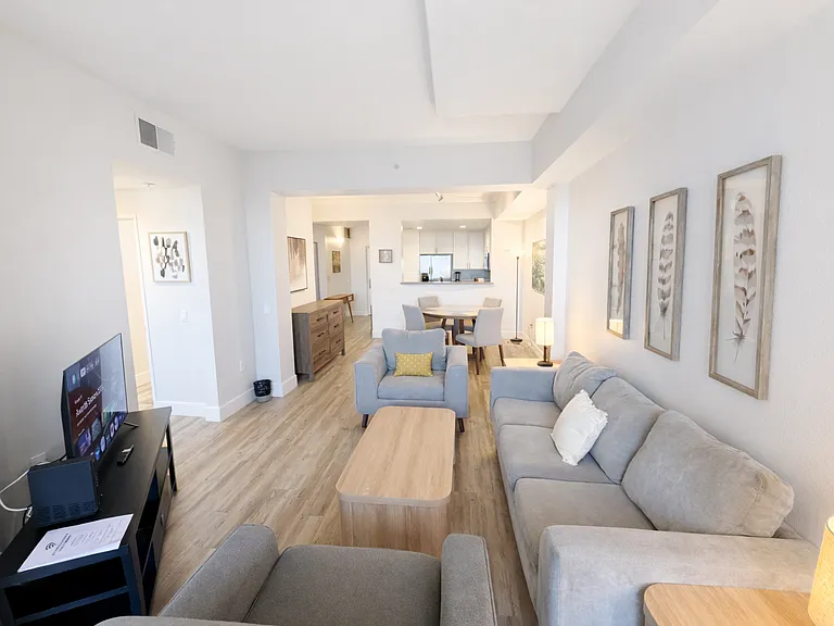 10740 Wilshire Blvd #608 — Photo 10