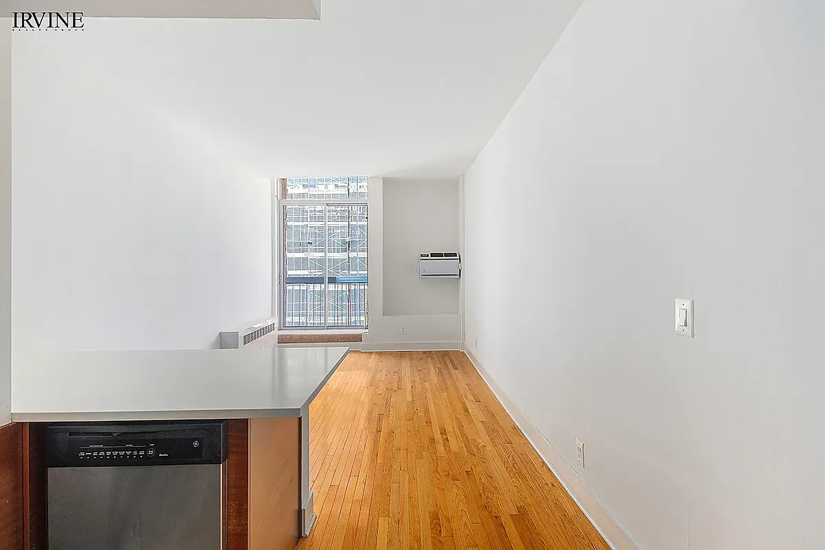 184 Thompson Street — Photo 3