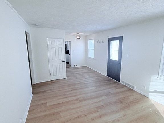 5th image of 4218 W 143rd St