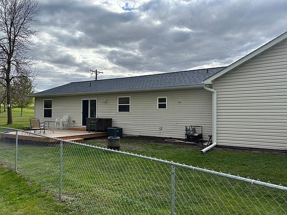 4th image of 2200 Eunice Dr