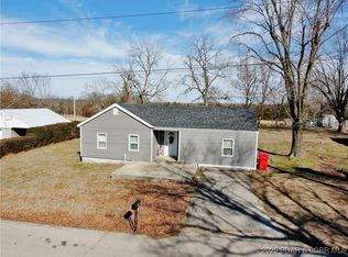 413 Walnut St, Iberia, MO 65486