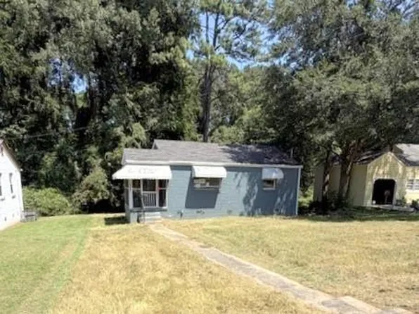 2557 Loghaven Dr NW, Atlanta, GA 30318