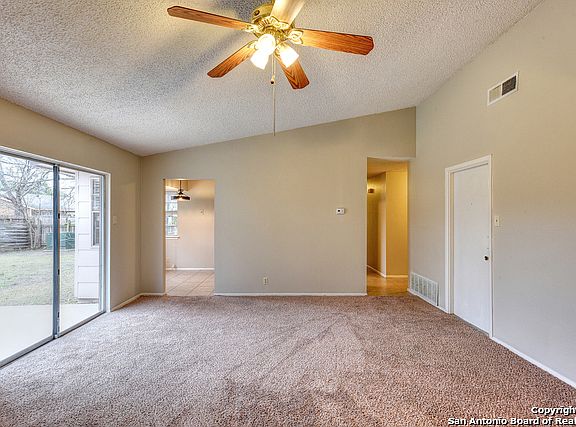 4th image of 7731 Pipers View St