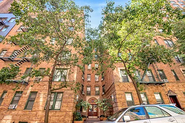 226 East 70th Street in Lenox Hill