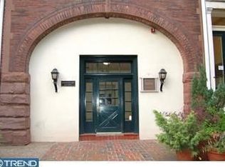 1018 Spruce St APT 2F, Philadelphia, PA 19107