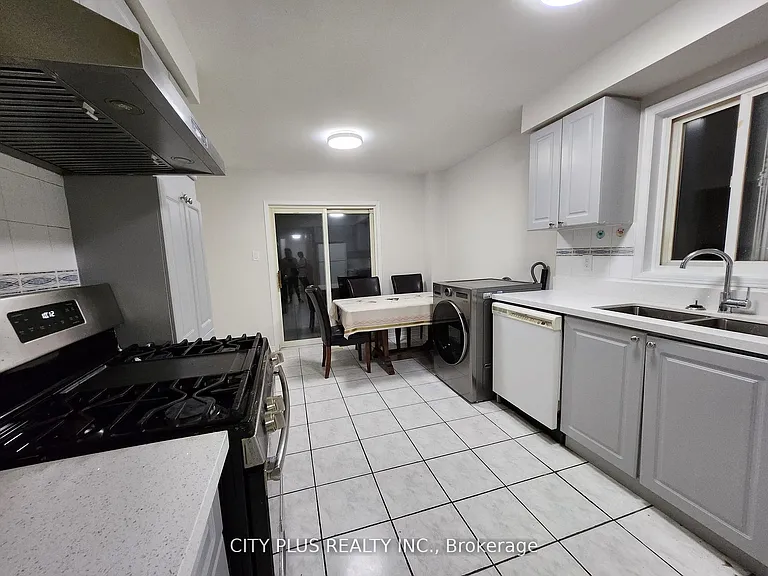 197 McLevin Ave #UPPER — Photo 3