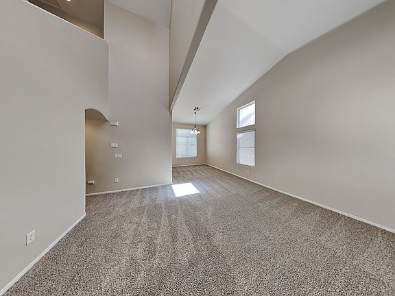 4th image of 804 Fort Mandan Ct