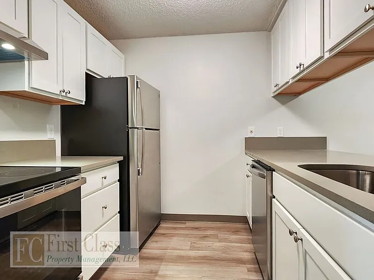 3648 SW Beaverton Hillsdale Hwy #9 — Photo 5