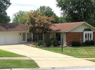 404 Brass Lamp Dr, Ballwin, MO