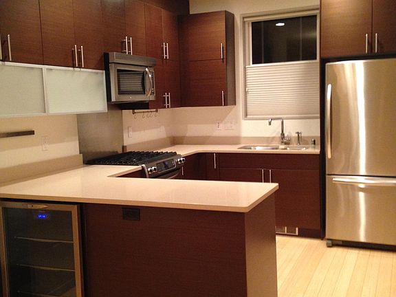 Modern appliances and gas range make this a great kitchen for cooks.