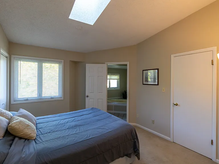 37 Preakness Way — Photo 11