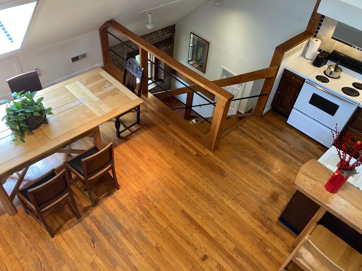 3 bed, 2.5 bath, 2200 sqft, $1,800 — Photo 2