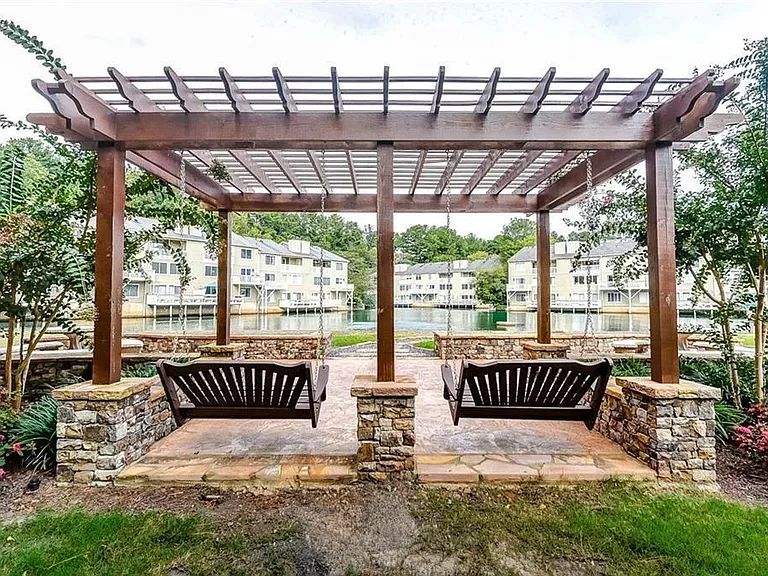 44 Rumson Ct SE — Photo 33