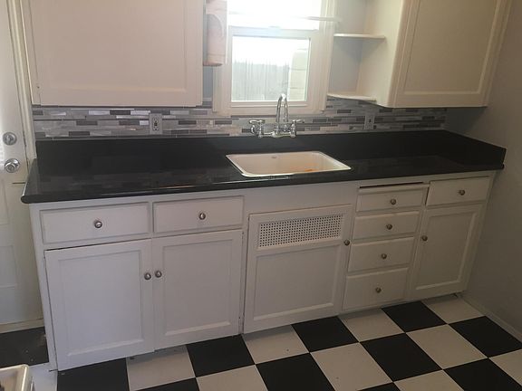 2nd image of 112 Bennett Ave #2