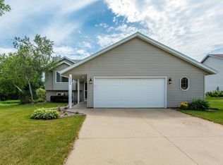 3124 Oxford Ln NW, Rochester, MN 55901