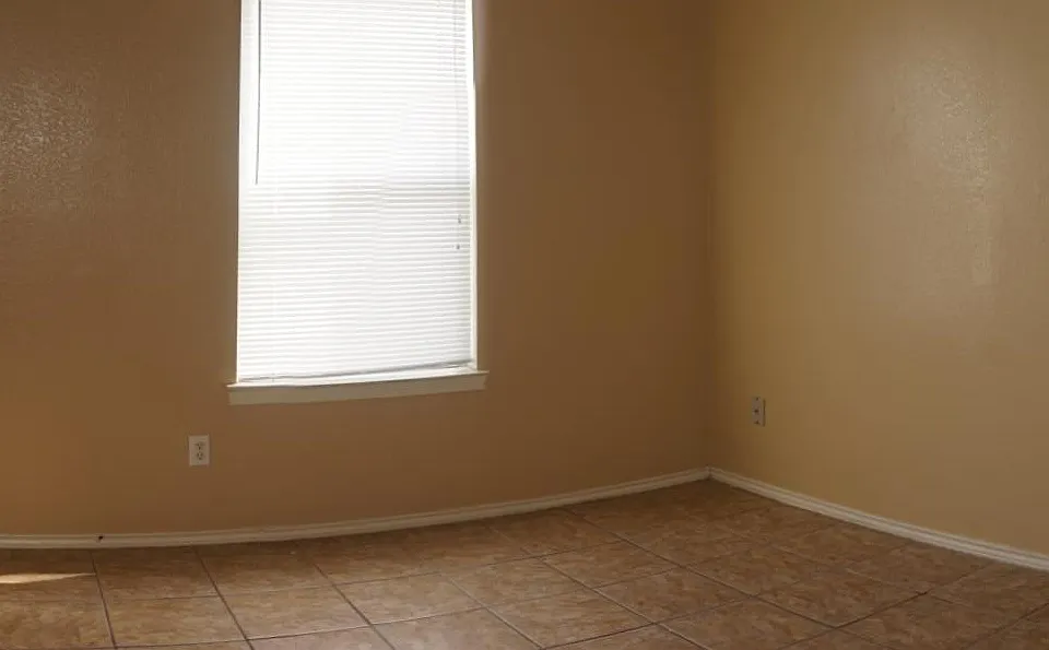 005_Bedroom 1_06102021